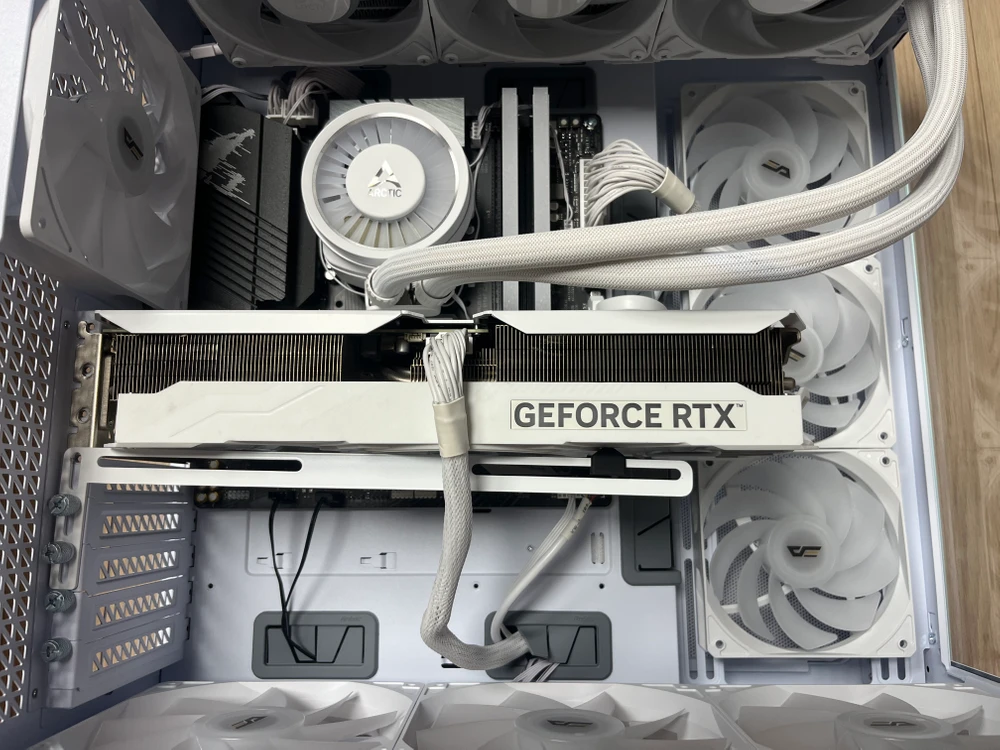 GALAX RTX 4070 Ti SUPER 그래픽카드 팔아요 이미지