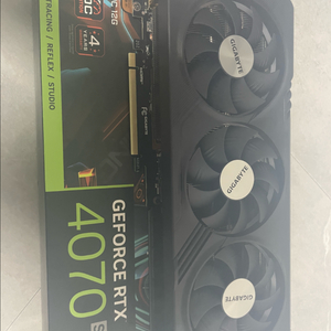 RTX 4070 SUPER 그래픽카드 이미지