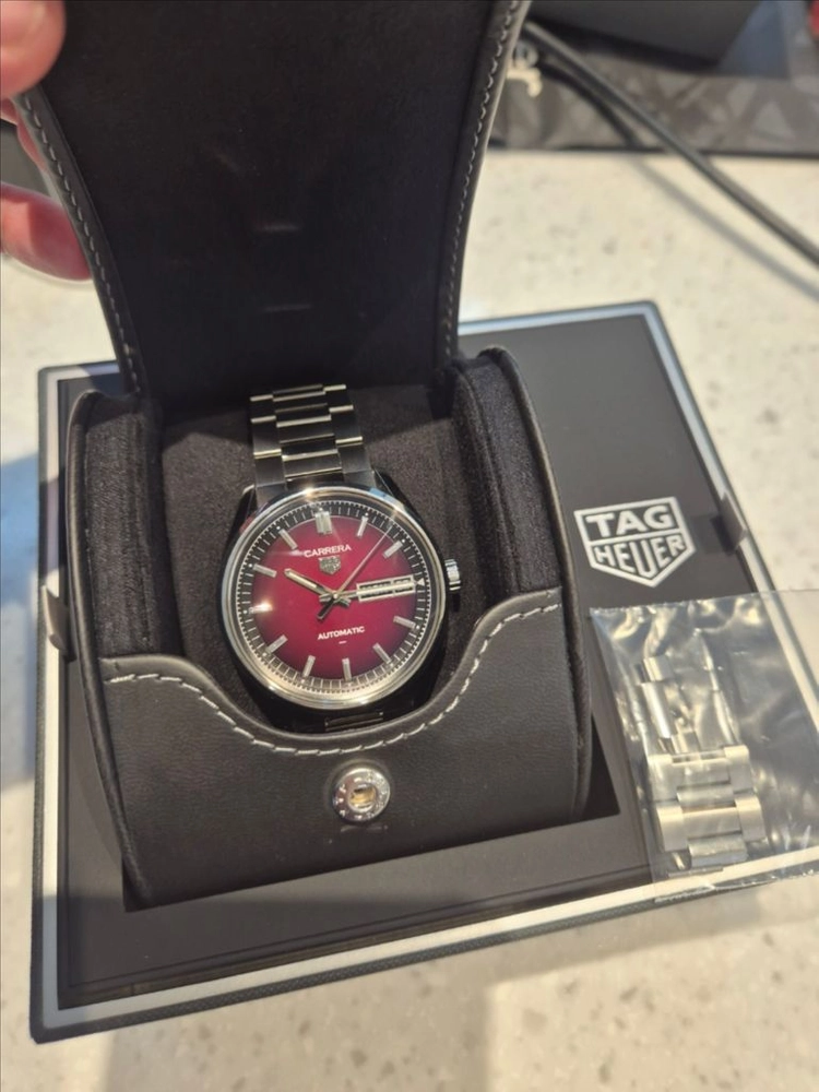 태그호이어 까레라 최신형 41mm 버건디레드 이미지