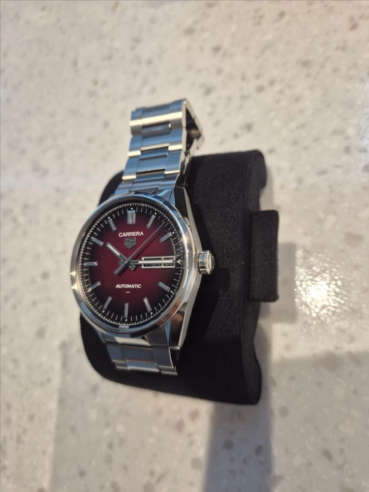 태그호이어 까레라 최신형 41mm 버건디레드 이미지