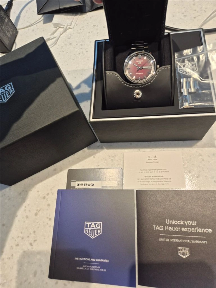 태그호이어 까레라 최신형 41mm 버건디레드 이미지