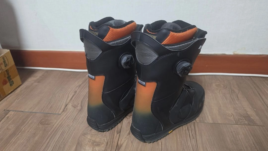 K2 쓰락 부츠 245(6.5) 팝니다 이미지