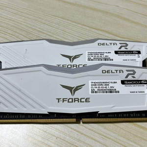 팀그룹 T-Force DDR4 32GB 3600Mhz 램 2개(64G) 이미지