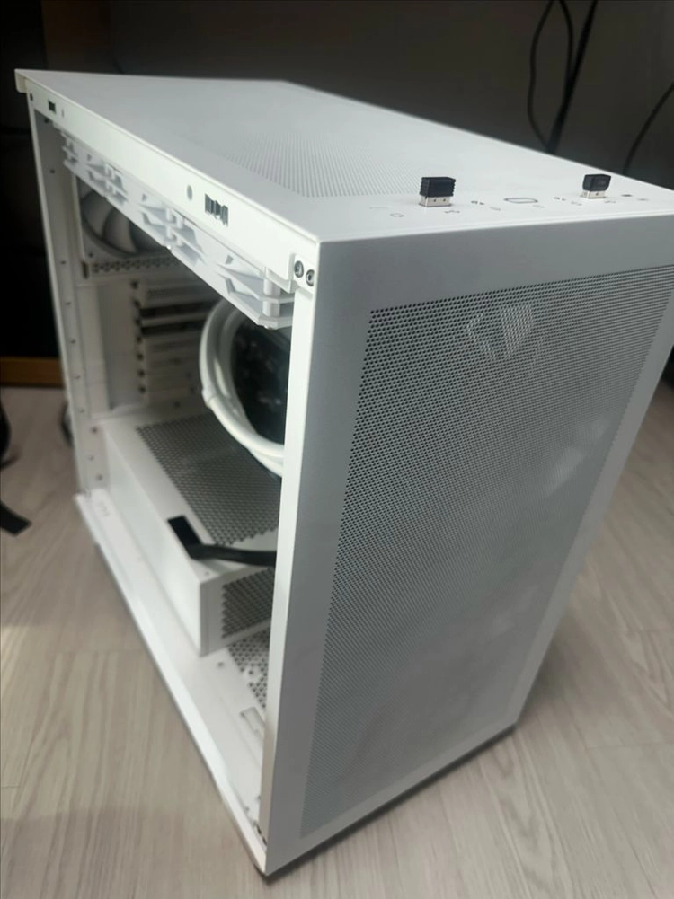i9-13900K / Z790 / DDR5 32GB / SSD 2TB / 1200W 플래티넘 화이트 반본체 판매합니 이미지