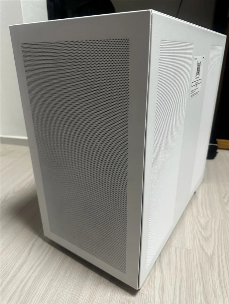 i9-13900K / Z790 / DDR5 32GB / SSD 2TB / 1200W 플래티넘 화이트 반본체 판매합니 이미지