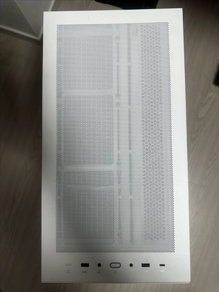 i9-13900K / Z790 / DDR5 32GB / SSD 2TB / 1200W 플래티넘 화이트 반본체 판매합니 이미지