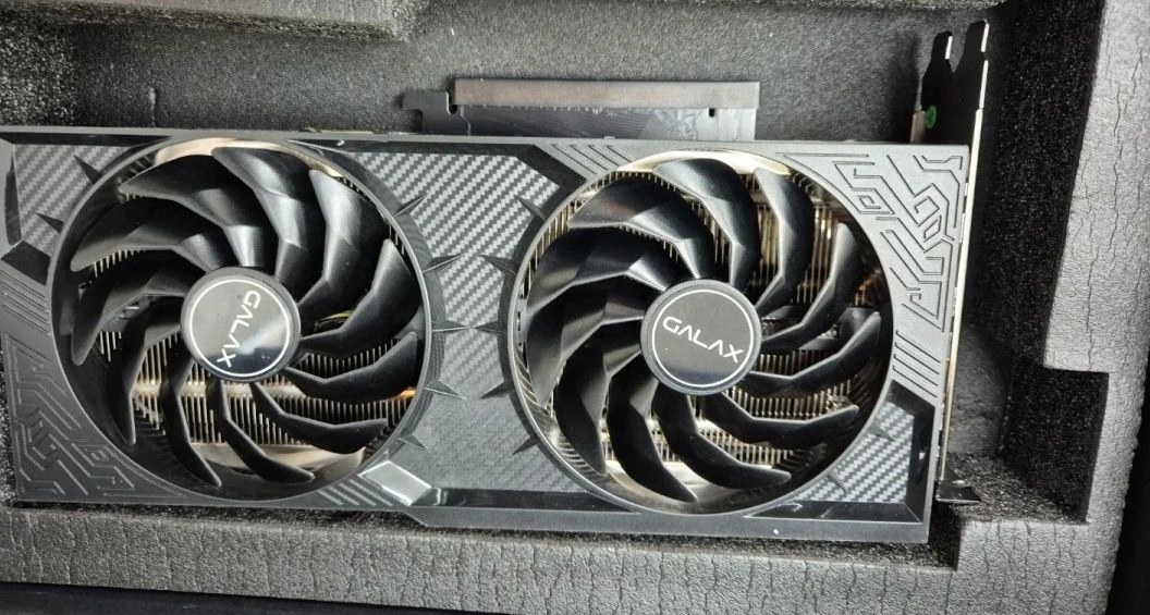 RTX 4070 SUPER 이미지