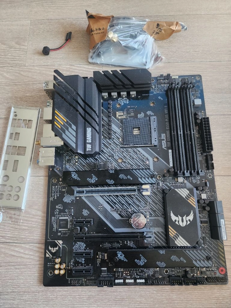b550 wifi 메인보드, amd 3600 cpu 이미지