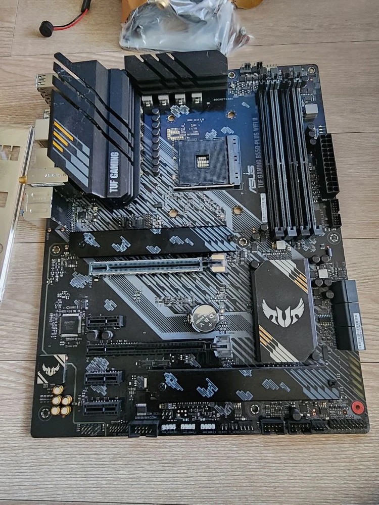 b550 wifi 메인보드, amd 3600 cpu 이미지