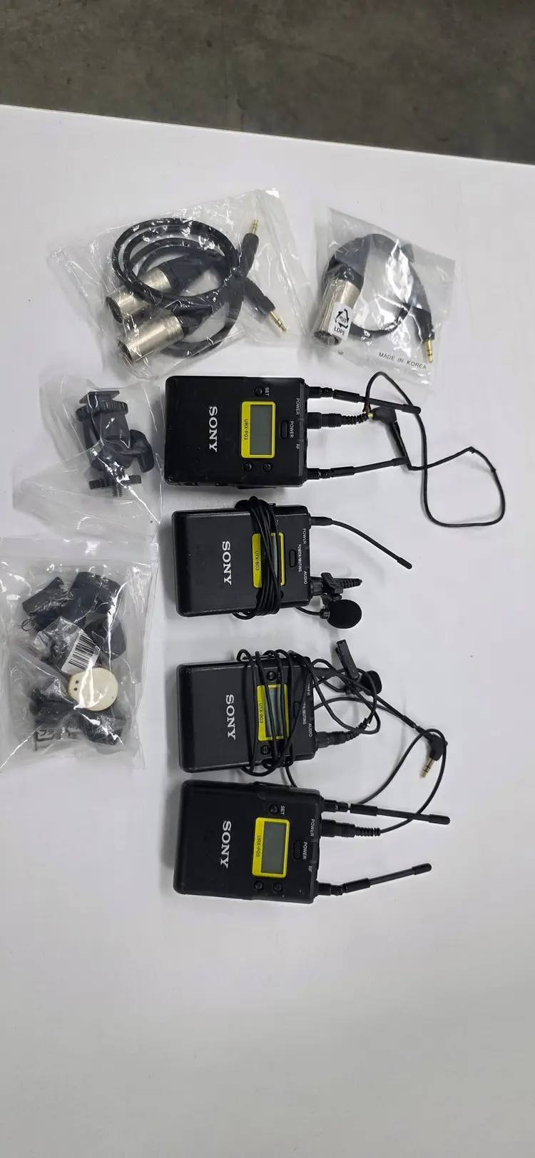 소니 방송용 무선마이크 송수신기 세트 URX-P03 이미지