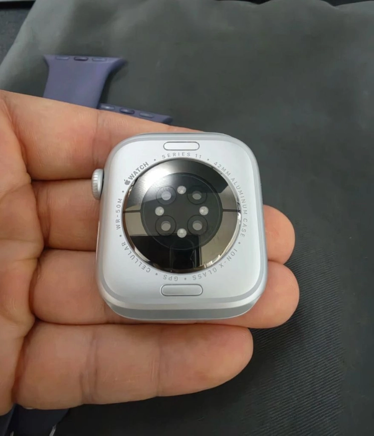 (S급)애플워치 11 42MM 셀룰러 실버 풀박스 배터리 100%판매합니다 이미지