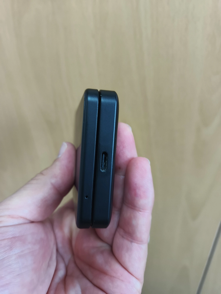 에이루트 폴더 A1 Pro (Folder A1 Pro / 모델명: AM-F2000N) 판매합니다. 이미지