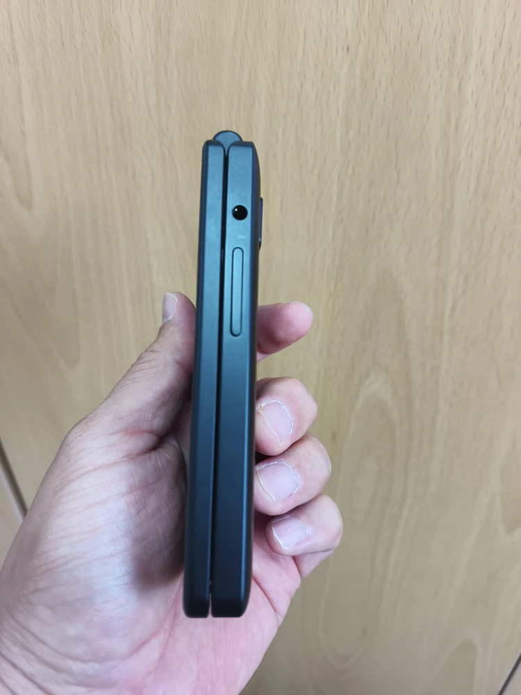 에이루트 폴더 A1 Pro (Folder A1 Pro / 모델명: AM-F2000N) 판매합니다. 이미지