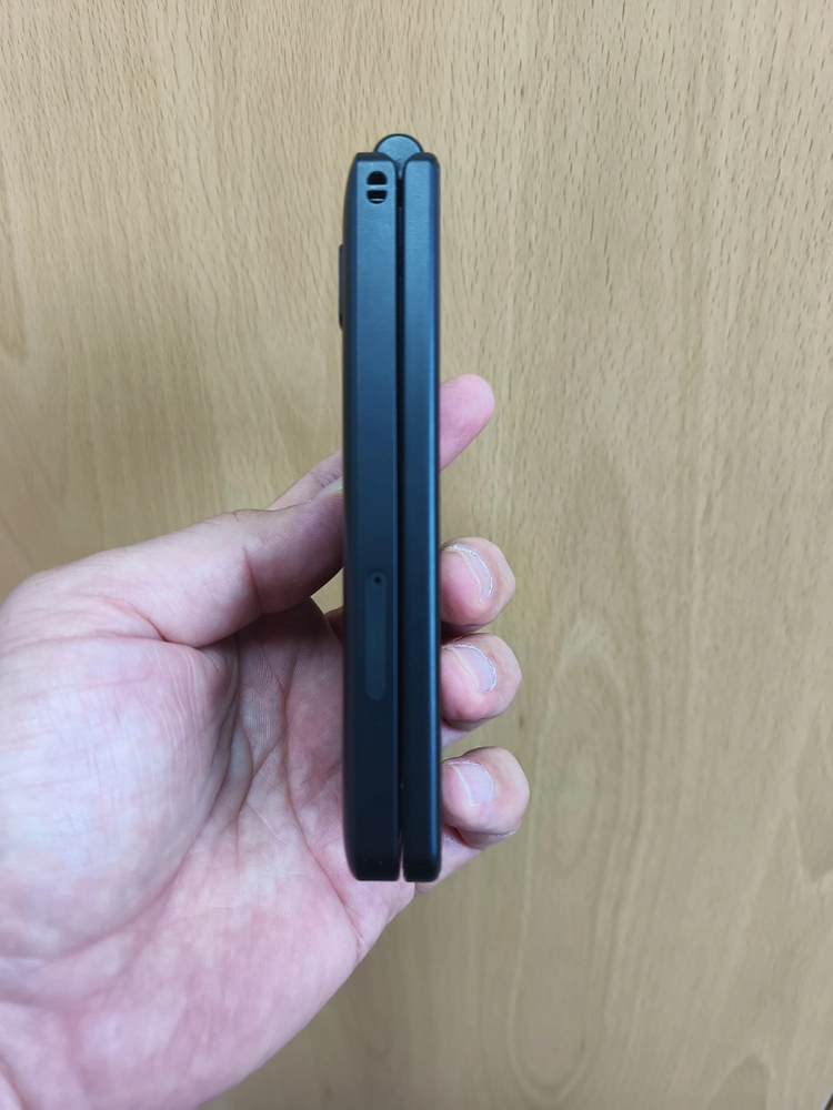 에이루트 폴더 A1 Pro (Folder A1 Pro / 모델명: AM-F2000N) 판매합니다. 이미지