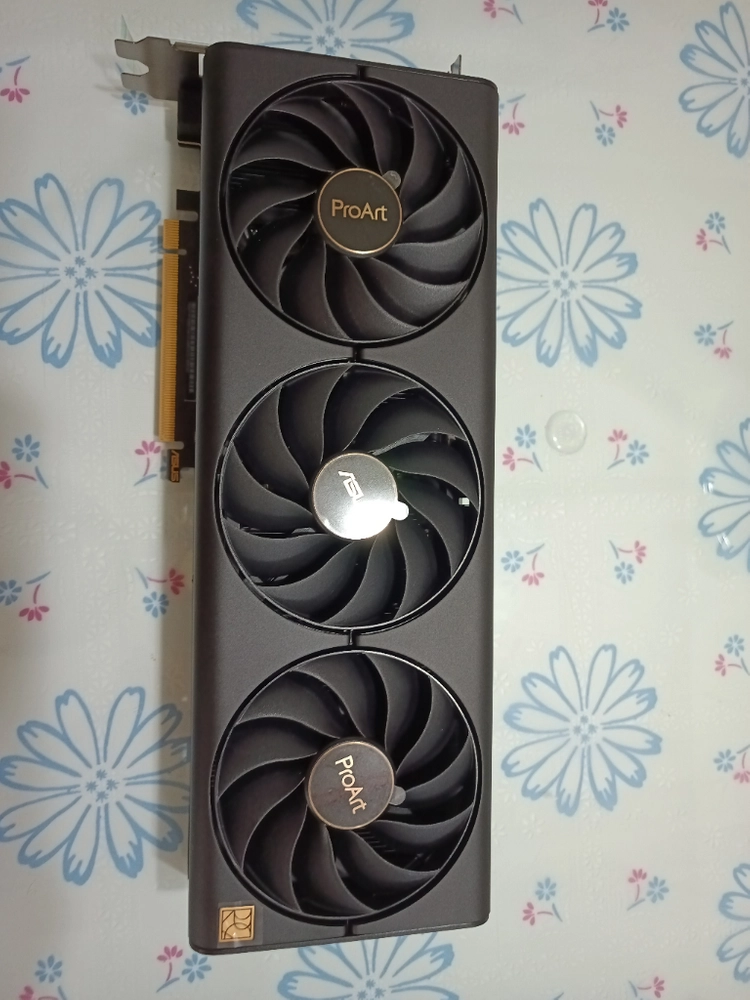 ASUS ProArt 지포스 RTX 4080 SUPER 이미지