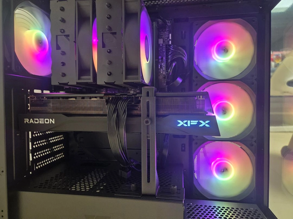 9800x3d, rx 9070xt 고사양 본체 이미지
