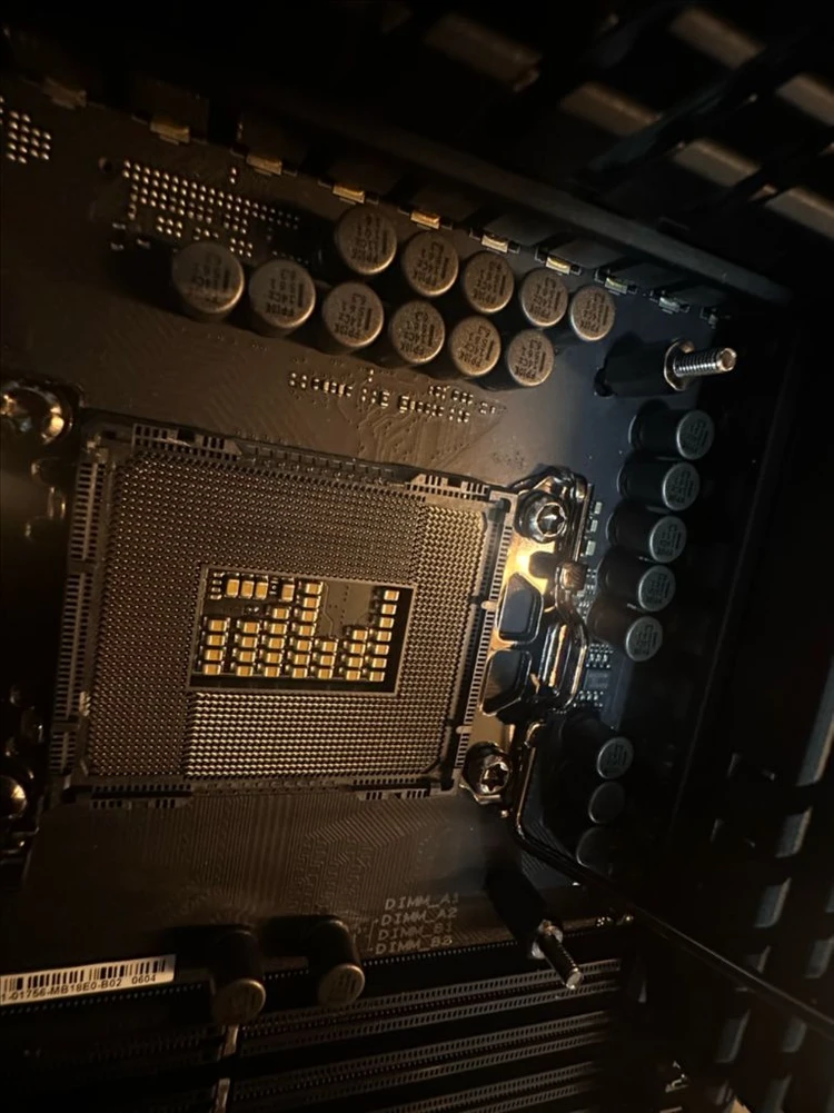 Z690 HERO D5 메인보드 이미지