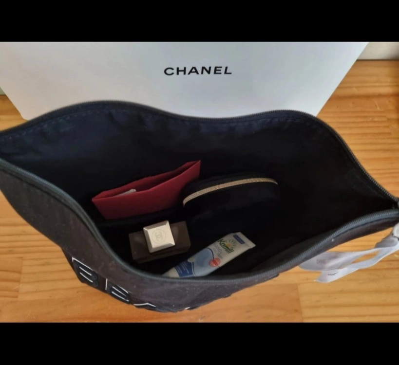 새제품)샤넬 블랙 클러치형 파우치 새제품 이미지