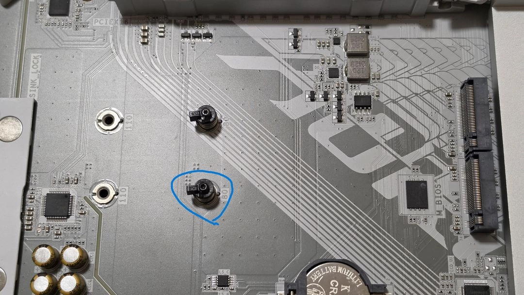 9800X3D, B650E 스텔스 보드 이미지