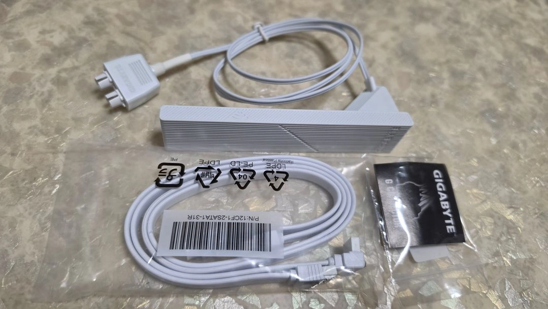 9800X3D, B650E 스텔스 보드 이미지