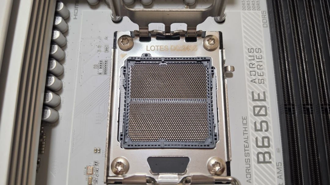 9800X3D, B650E 스텔스 보드 이미지