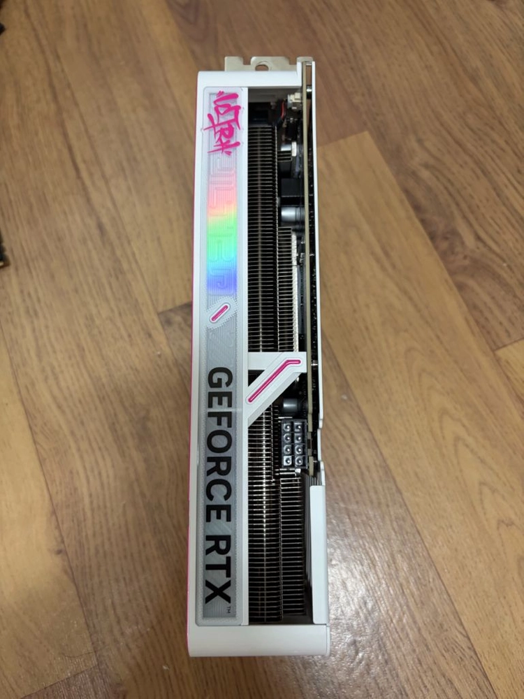 RTX 5060ti 8gb Ultra OC 이미지