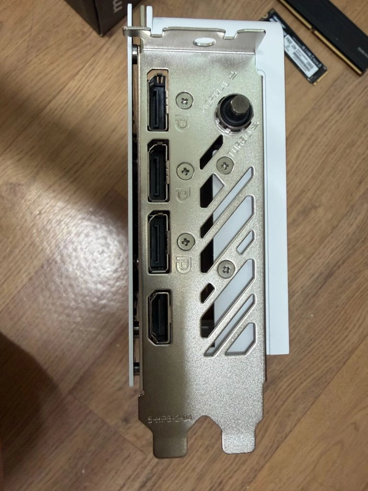 RTX 5060ti 8gb Ultra OC 이미지
