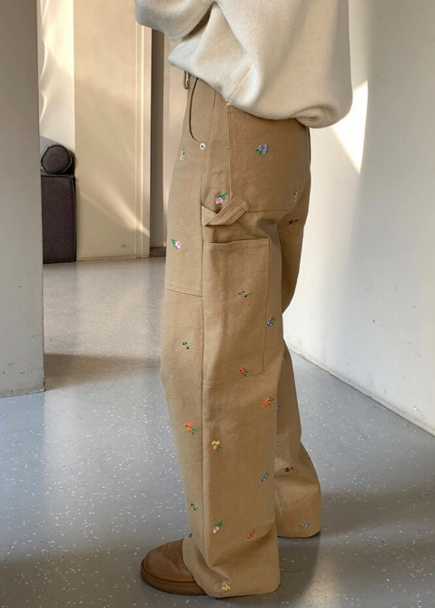 (새상품) 아이링마켓 플라워 자수 베이지 카펜터팬츠 m사이즈 이미지