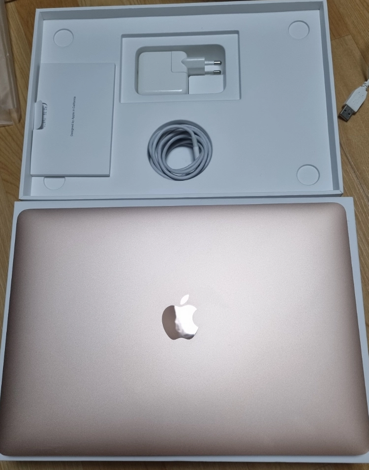 2020맥북에어 로즈골드 16GB/256GB - 안심되는 중고거래