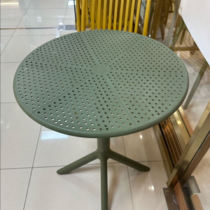 야외용 깔끔한 그린, 노란 원형 테이블 의자 팔아요. 이미지
