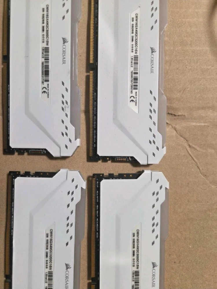 커세어 DDR4 3200 CL16 8GB 2개 16Gb 이미지