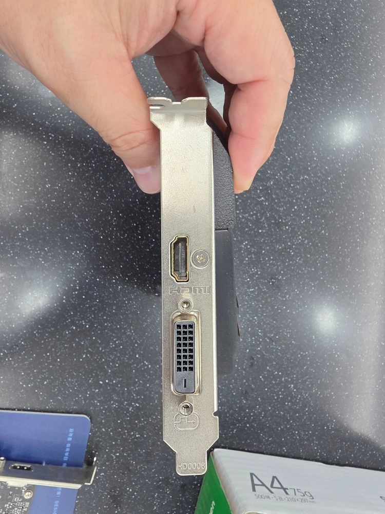 GTX 1030 그래픽카드 수량 있음 이미지