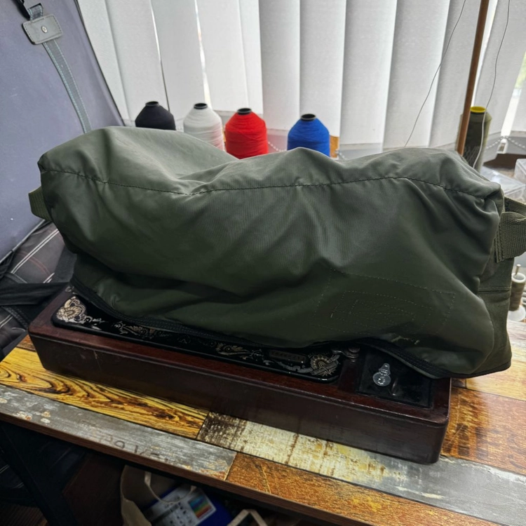 두꺼운 공업용 25번 바늘 개조 싱거 15K 빈티지 미싱 재봉틀 9합사 가죽재봉 가능 이미지