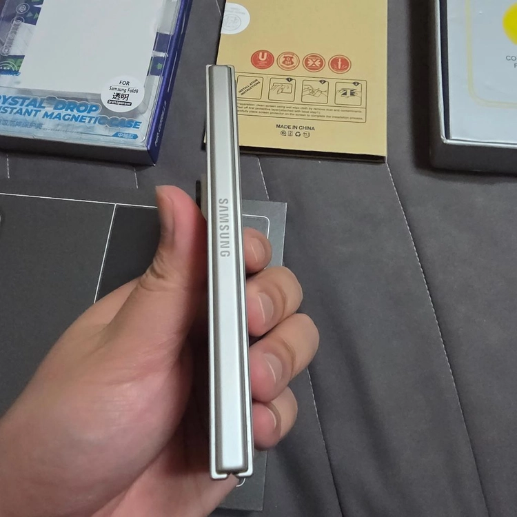 갤럭시 Z 폴드8 자급제 512GB 크림 풀구성 이미지
