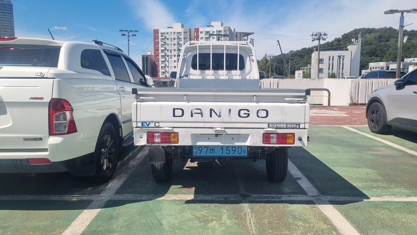 다니고 카고 전기 화물차 이미지