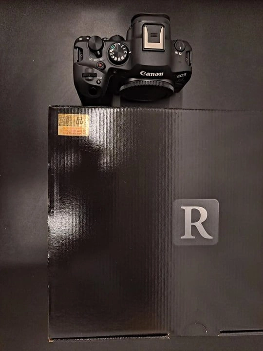 캐논 EOS R6Mark2 카메라 판매합니다. 이미지