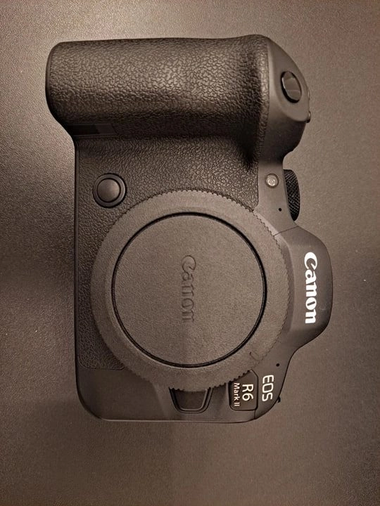 캐논 EOS R6Mark2 카메라 판매합니다. 이미지