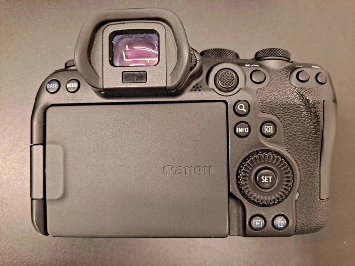 캐논 EOS R6Mark2 카메라 판매합니다. 이미지
