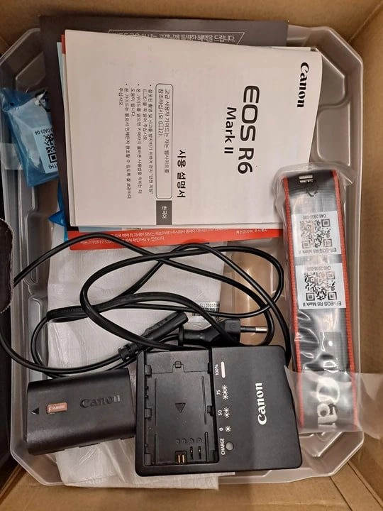 캐논 EOS R6Mark2 카메라 판매합니다. 이미지