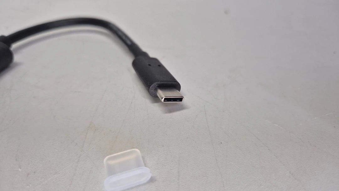 USB-C to DisplayPort 젠더 이미지