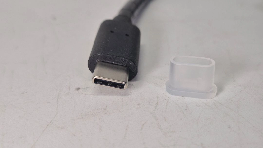 USB-C to DisplayPort 젠더 이미지