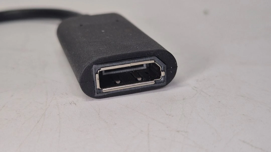 USB-C to DisplayPort 젠더 이미지