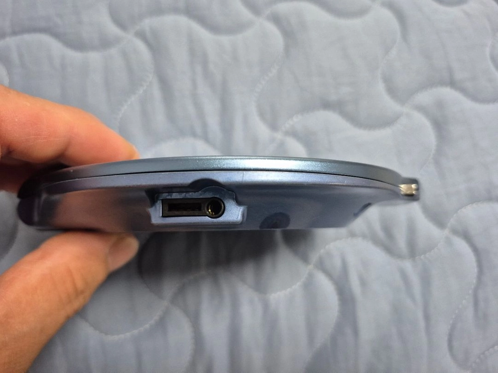 SONY D-NE900 BLUE색상 정상작동품 판매합니다. 이미지