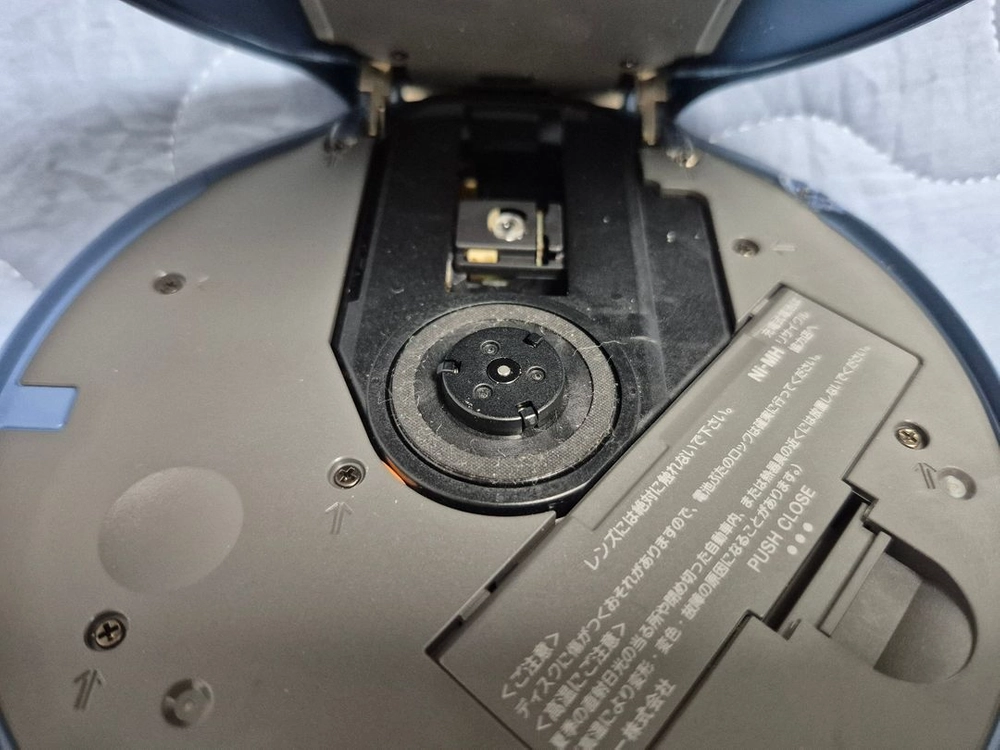 SONY D-NE900 BLUE색상 정상작동품 판매합니다. 이미지