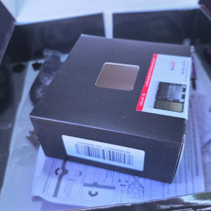 AMD 7800x3d 박스 + AM4 기본쿨러 이미지