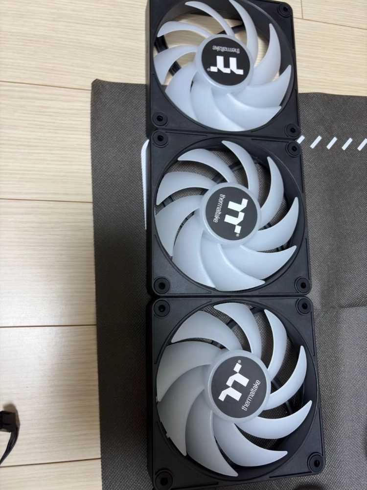 써멀테이크 ct120 정방향 3팩 시스템쿨러 이미지