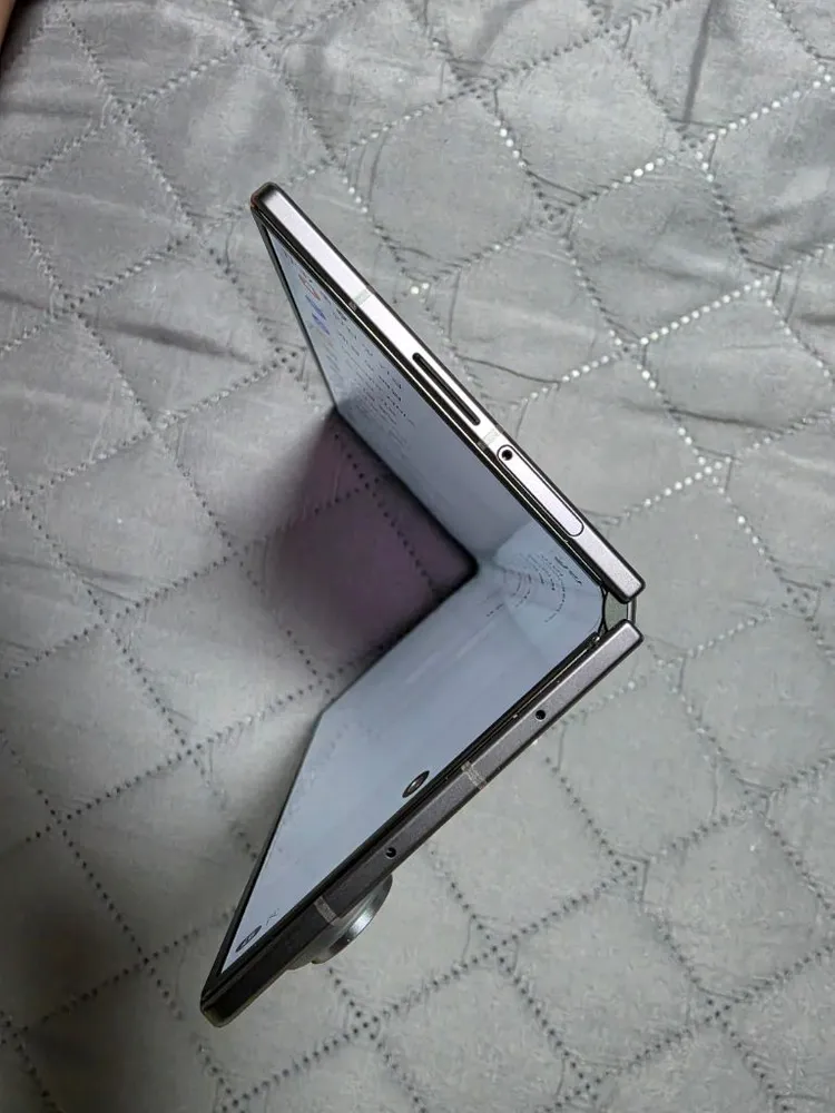 갤럭시 Z 폴드8 울트라 바이올렛쉐도우 256GB 이미지