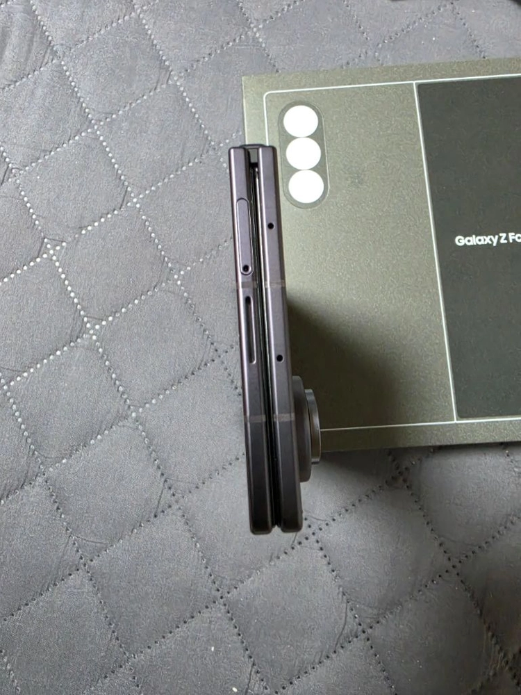 갤럭시 Z 폴드8 울트라 바이올렛쉐도우 256GB 이미지