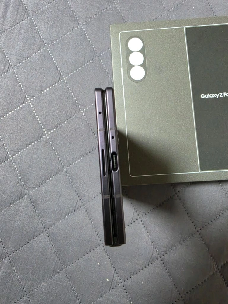 갤럭시 Z 폴드8 울트라 바이올렛쉐도우 256GB 이미지