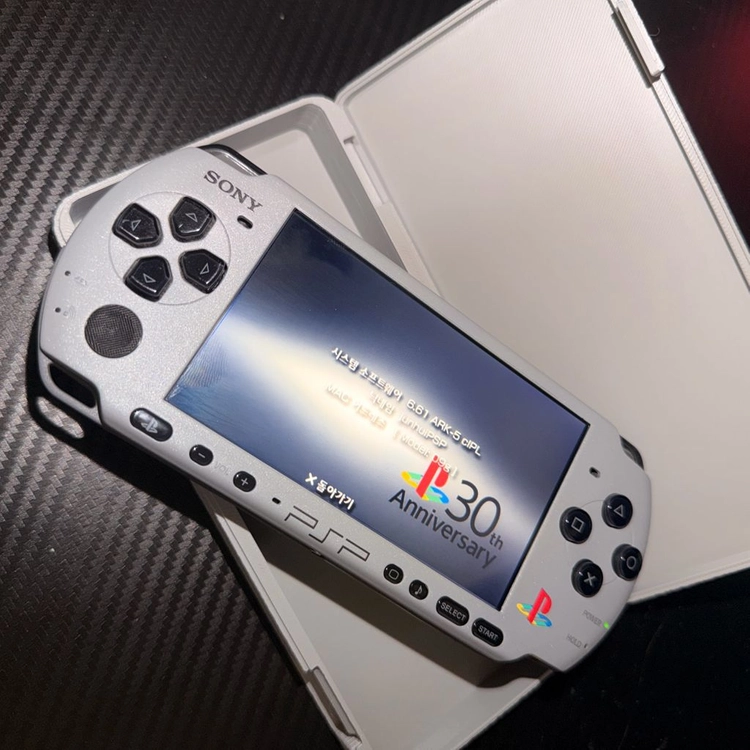 PSP3000 30주년 기념판 C타입 IPS 128GB 이미지